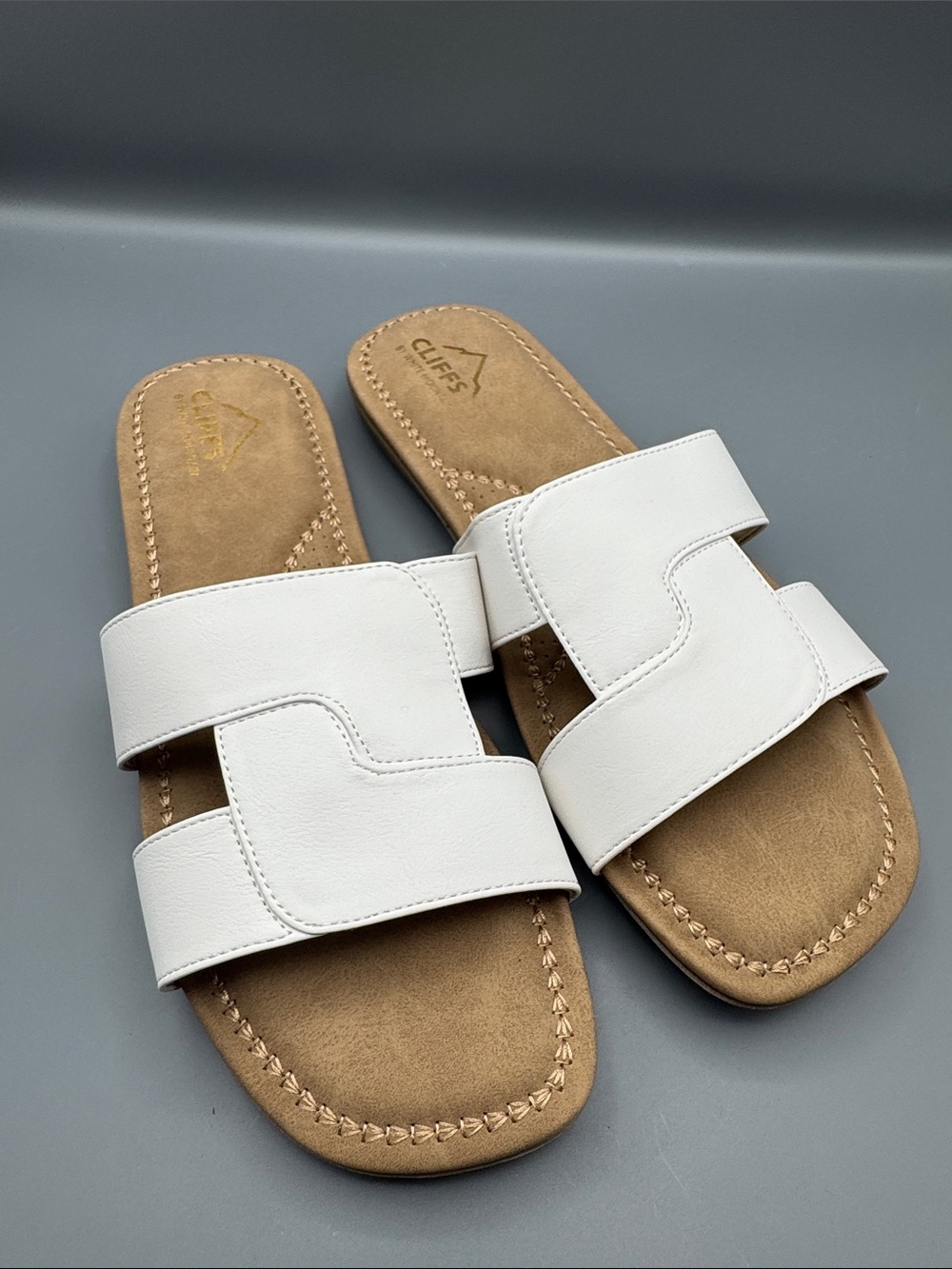 Cliffs by White Mountain Fraida Sandals